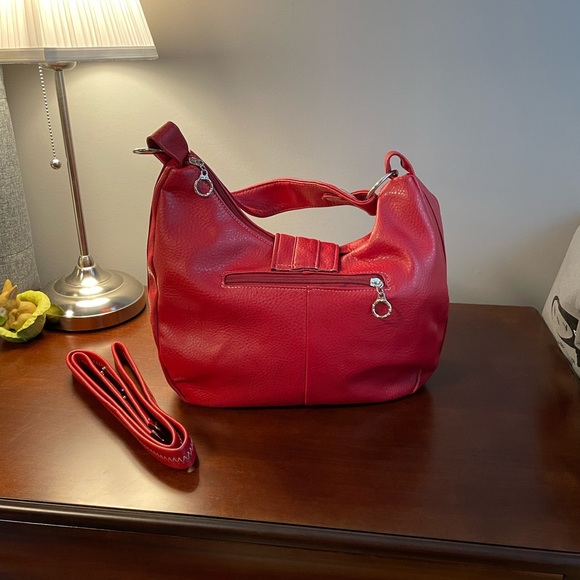 Red leather bag - Picture 2 of 3